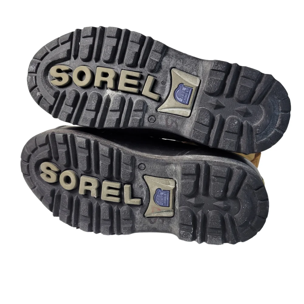 Sorel Caribou suede and rubber snow boots Size 7